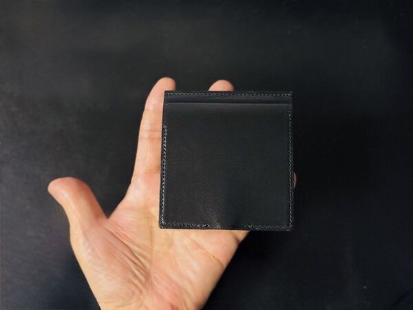 “0.42秒でスタンバイ？”速さと機能美のミニ財布「Tri-La」が、第2世代を11月7日よりMakuakeで先行販売