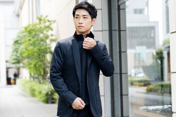 僅か2mmの宇宙服素材×仕立てのプロの技術　ビジネスもカジュアルもこなす新感覚2Wayテーラードジャケット、10月29日から先行発売