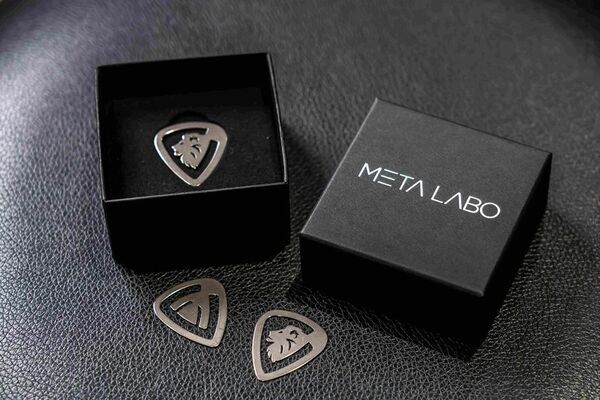 “音が変わる” 可変硬度チタン製ピック！　クラウドファンディング「GREEN FUNDING」にて目標金額1,500％達成の話題作が2025年10月30日(木)より発売開始！