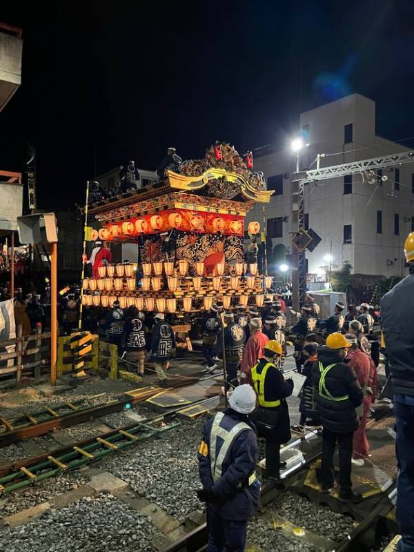 日本三大曳山祭のひとつ「秩父夜祭」開催に合わせて夕方のお出かけに便利な時刻に蒸気機関車を特別運行　12/3(水)行田市駅始発「SL秩父曳き山夜祭り号」　全国的にも珍しい「秩父夜祭架線切り離し・屋台見学ツアー」も2年ぶりに開催