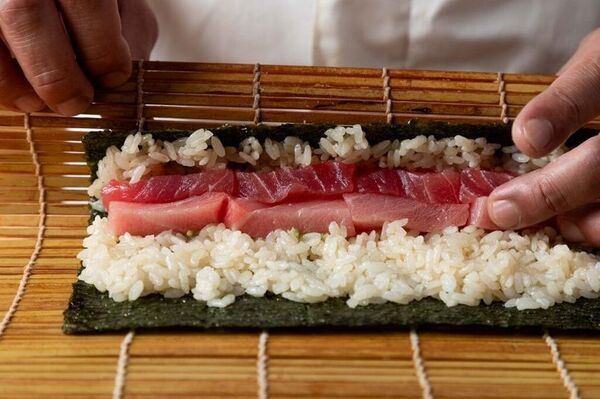 「名古屋で予約の取れない日本酒とマグロのお店「吟醸マグロ」京都四条高倉店で忘年会あとの〆に最適「漬け鮪のシジミ出汁茶漬け」新登場