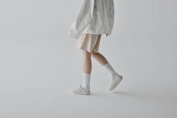 街での歩行もフィットネスへ　傾斜ソールで効果的な運動ができるシューズ「KAMOLEG 3.0」発売