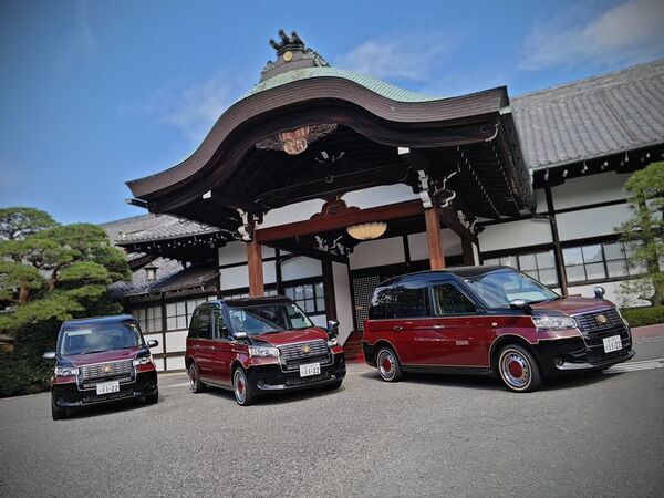 岩本モータース、明治記念館へ「特別仕様車」を納入、運用開始を発表　～現代の快適性を実現しつつ、クラシックなデザインを新たに採用～