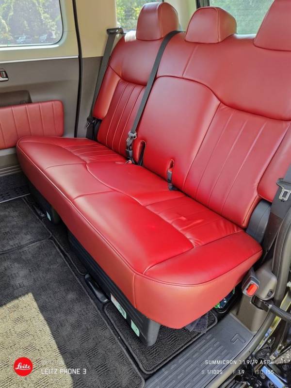 岩本モータース、明治記念館へ「特別仕様車」を納入、運用開始を発表　～現代の快適性を実現しつつ、クラシックなデザインを新たに採用～