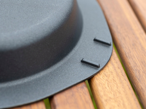 家でも外でも使える“機能するお皿”が誕生陶器のような美しさと機能性を両立した新発想の調理器具「DISH GRILL(ディッシュグリル)」11月7日発売