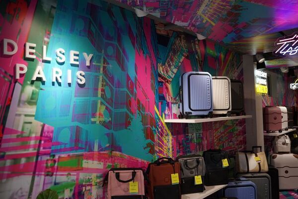 ブランド80周年「デルセーパリ フラッグシップストア」オープン　オープニングイベントに俳優の大和田美帆、タレントの杉谷拳士が登場