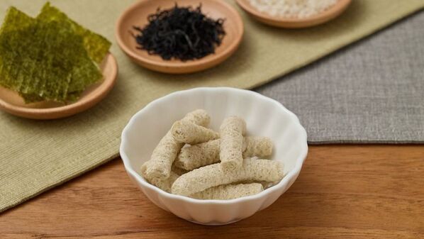 5秒に1個売れている*ベビーせんべいに待望の新味登場　子どもに不足しがちな鉄やカルシウムを補う【くちどけおこめぼーひじきのり・しらすおかか】を11月上旬より発売