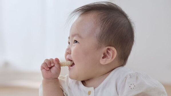 5秒に1個売れている*ベビーせんべいに待望の新味登場　子どもに不足しがちな鉄やカルシウムを補う【くちどけおこめぼーひじきのり・しらすおかか】を11月上旬より発売