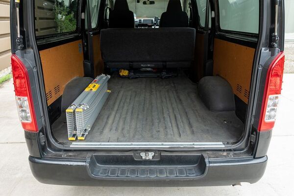 少人数ロケの新定番！搬入・搬出を一人で完結する機材運搬台車「クロウディセット」登場