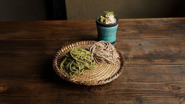 【古都の玄関口・東本願寺前に“お蕎麦の新業態”が登場】十割そばと寿しが織りなす「蕎麦と寿し 七乃家」11/21 OPEN
