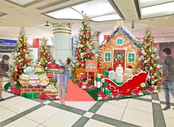 「すみっコぐらし」×「ホワイティうめだ」の夢のコラボ　クリスマスバージョンでふたたび登場！すみっコたちと“おちつく”時間を過ごす期間限定の特別なディスプレイ