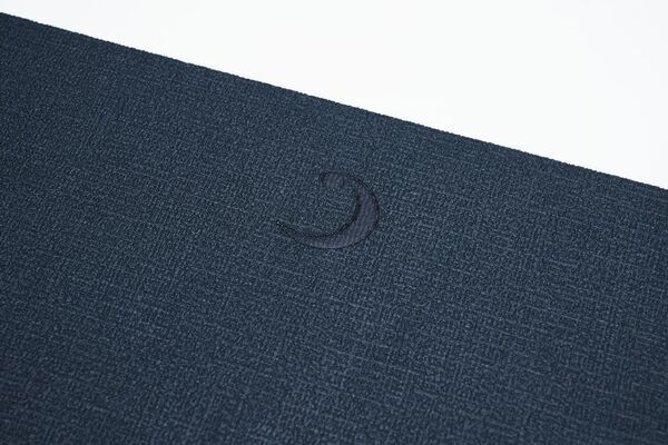 「一流の道具を、プロフェッショナルに」──3年の開発期間を経て生まれた“一生モノのヨガマット”「サダナ・コア 5mm」がいよいよ全国販売開始