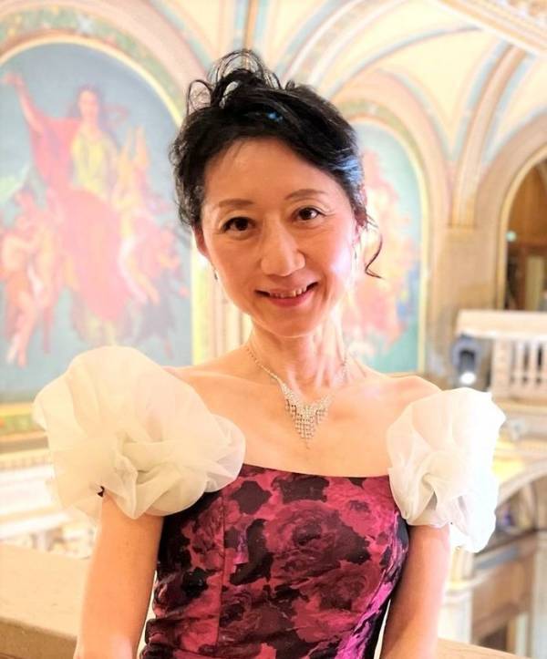 妄想と情熱でウィーン舞踏会への道を開いたクローネマキコの軌跡　新刊「ウィーンの神様からのご褒美～オペラ座の扉を開けたら」文藝春秋社より12月10日に書店・インターネットにて発売