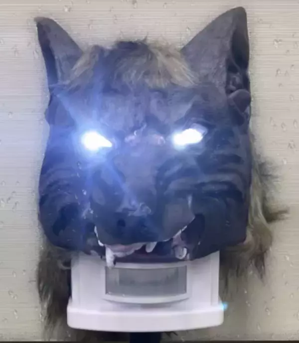 【災害級】熊被害対策に「猛獣ブロックW-1」を発売　熊など野生動物の接近をセンサーで感知、大音量×光×狼の威圧感で驚かせ忌避させます