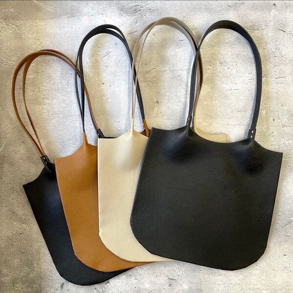 りんご約1.5個分の軽さ!?国産本革使用のトートバッグ「carma -カルマ- 」から洗練された大人カラーの新色登場