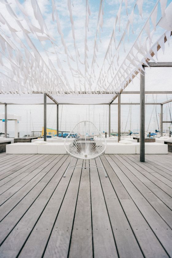 オーダーメイド・チェアブランド「COMOSOY」の沖縄ショールーム開店記念限定チェア「Virgin Code」発表