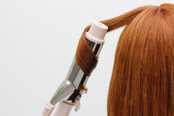 トレンドの大きめカールで華やかに。mod's hair初の40mmカーリングアイロン新発売