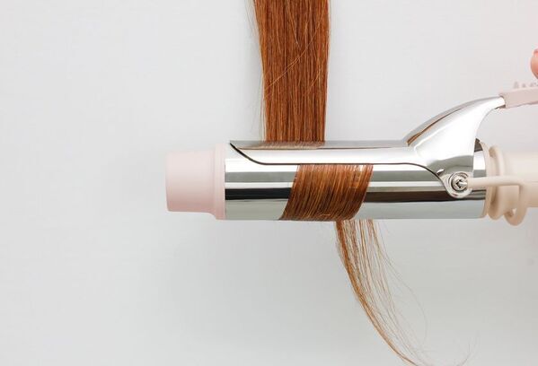 トレンドの大きめカールで華やかに。mod's hair初の40mmカーリングアイロン新発売