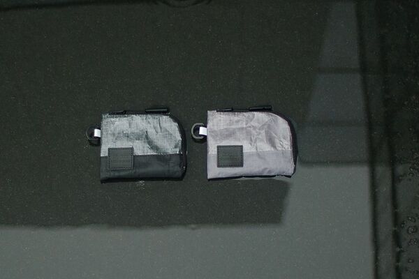 超高性能防水素材「DCF HYBRID ミニウォレット」発売に続き「X-PAC ミニウォレット」にも、アーバンアウトドアな新色グレーを追加