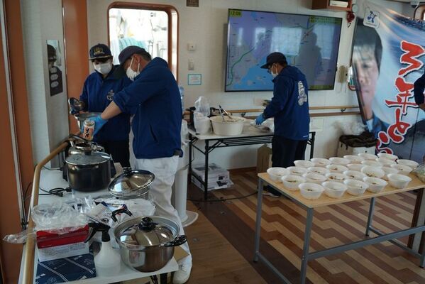 観光地での防災を強化！遊覧船での非常食(素麺)提供訓練を無事実施～南海トラフ巨大地震への対応～