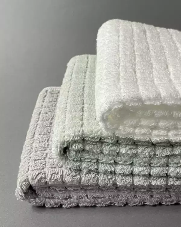 南国ヴィラの心地よさを日常に。ホテルシリーズ最新作、今治タオル「ヴィラスイート」を発売！