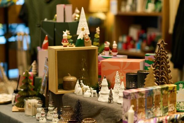 『HOWMORE LIVING』蔵前本店・丸ビル店・公式Web Storeに、きらめくクリスマスシーズンが到来！デコレーションからギフトまで、心ときめくアイテムが揃いました。