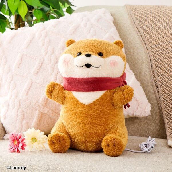 『可愛い嘘のカワウソ』のUSB接続であったまるぬいぐるみ登場　冬支度をしたマフラー姿のカワウソと一緒にぽかぽかあったまる♪