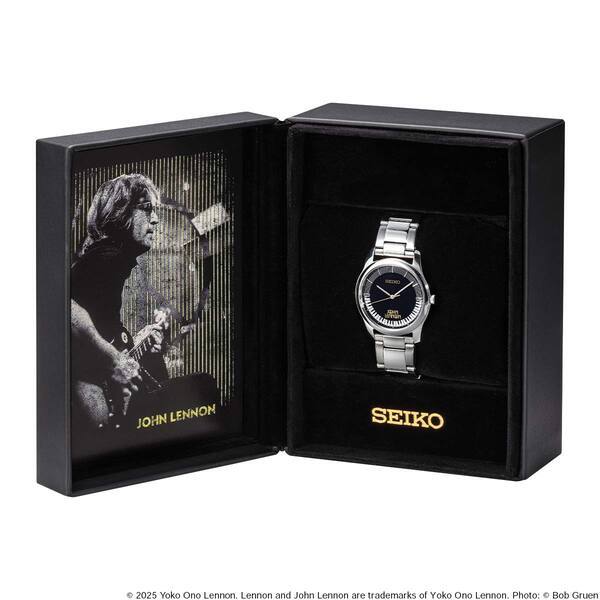 ジョン・レノン生誕85周年を記念したメモリアルな腕時計が登場！