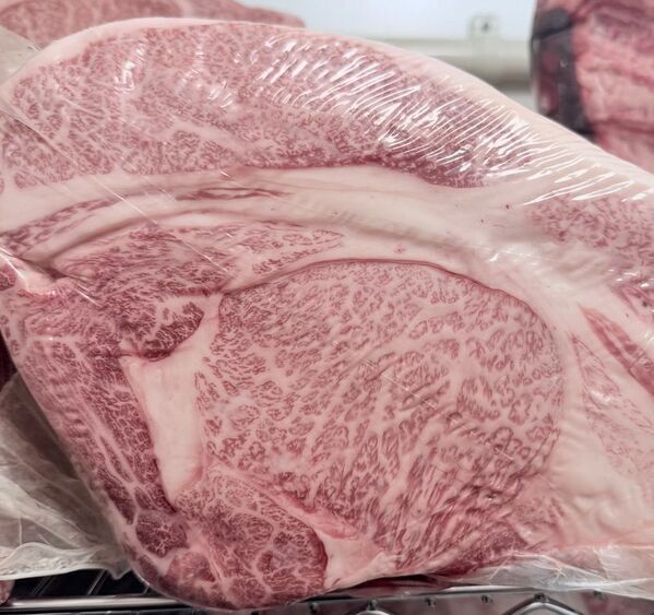 年末年始ギフトとして「最高級白老牛」を販売開始　国内優秀賞受賞個体 × 英国アワード3年連続受賞を記念した特別商品