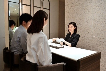 ホリデーシーズンのサプライズプロポーズには最上級の輝きをクリスマスまでに間に合う「ダイヤモンドプロポーズ」