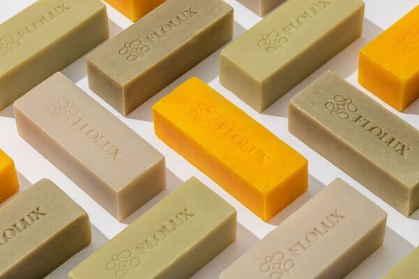 アートが息づく上質な日常をあなたに、FLOLUX 誕生。