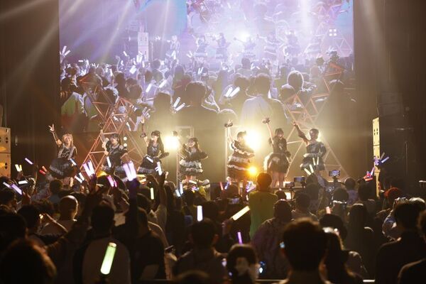 BOCCHI。5th Anniversary LIVE、大盛況で公演終了！[ライブレポート]