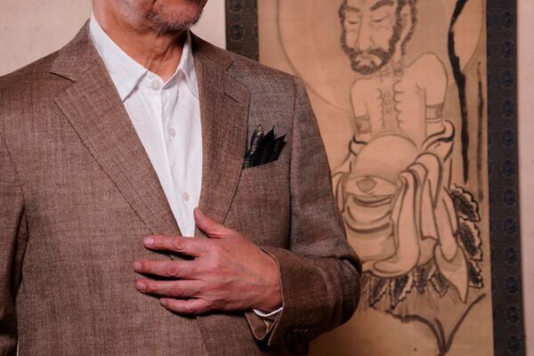 1000年の伝統が、装いに品格を与える。掛軸に使う裂地をファッションに取り入れた「RIKYU CHIEF」プレゼント需要の高まるクリスマス・年末年始に際しギフト展開を本格化