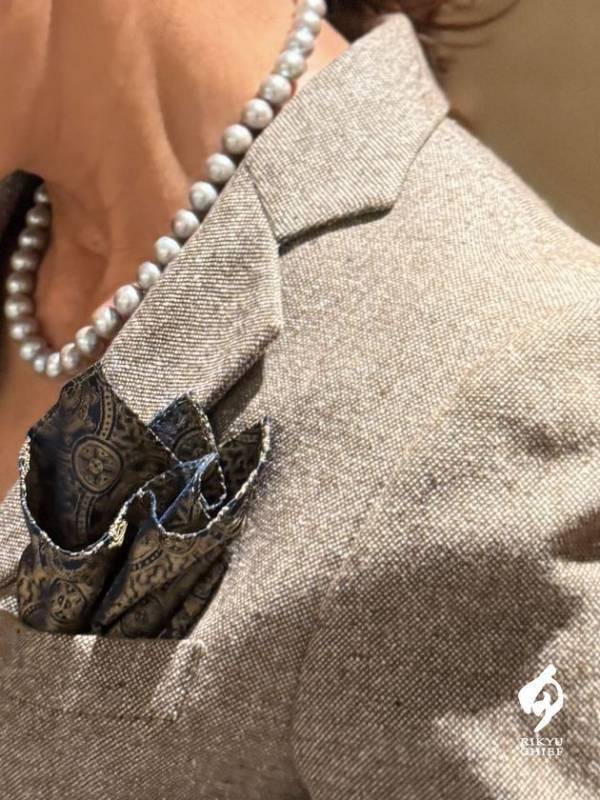 1000年の伝統が、装いに品格を与える。掛軸に使う裂地をファッションに取り入れた「RIKYU CHIEF」プレゼント需要の高まるクリスマス・年末年始に際しギフト展開を本格化