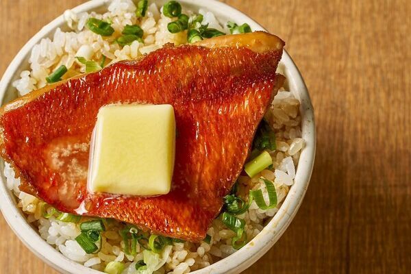 約15貫分の大迫力寿司！金目鯛を堪能できる「半身にぎり」が登場12月10日より金目鯛フェアを開催～冬の熱海に旬のごちそうが勢ぞろい！～