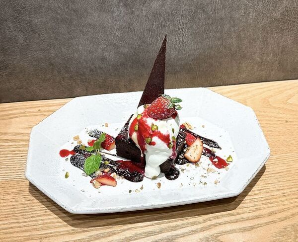 ＜西船橋直結＞本格コーヒーとスイーツを楽しめる　「カフェドルセット」にて12月10日より　クリスマス期間限定メニューが新登場！