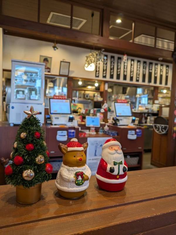 季節を感じる店舗づくりでお客様とスタッフの笑顔を創出　清陽軒、店内装飾イベント「D-1グランプリ」を開催中