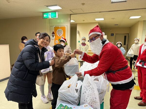 秋祭りの焼き芋と焼きそばがクリスマスのチキンに！地域企業がつなぐ3年目のこども食堂支援プロジェクト