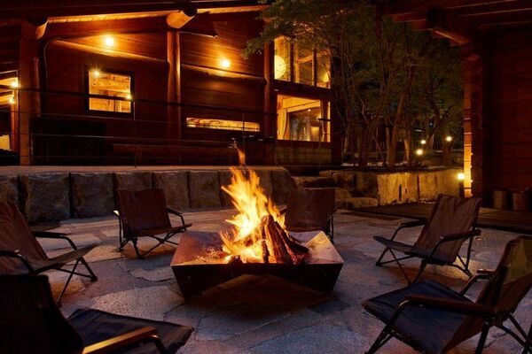 集まるほど、得をする。初旅応援フェア開催！先着20組限定　4名以上のご予約で1名無料　一棟貸ヴィラSHELTER.ブランドリレー