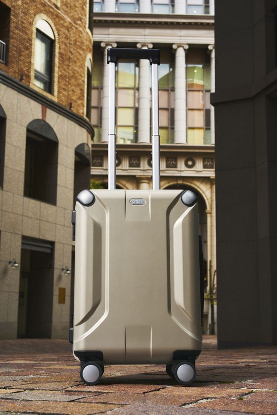 SHOEI、ヘルメット製造技術を活かしてキャリーケース事業に参入　第一号モデル『X-CORE』をMakuakeで販売