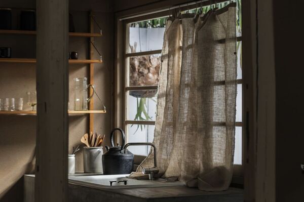 二度と出会えない最後の3000mを解禁　数千年の黒土が育んだ伝説の黒大麻カーテン「ブラックソイルヘンプ」が12/19～限定公開