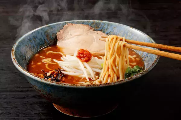 北海道の味噌ラーメンがクレーンゲーム景品に！ラーメン札幌一粒庵、アミューズメントパーク万代4店舗に初登場