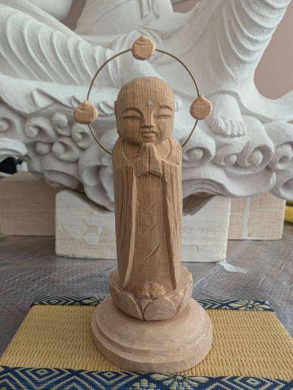 雲中供養菩薩の彩色を誠恵高校が担当　沼津御用邸記念公園で制作途中を特別公開