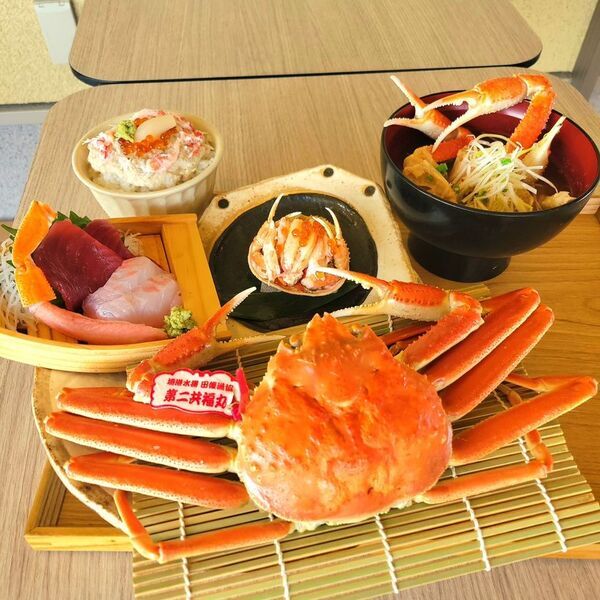 ＼鳥取・道の駅ほうじょう　カニづくしの年越し／『道の駅ほうじょう　年末年始大感謝際！』を12/27～1/4で限定開催、限定カニグルメやカニの販売！さらに新春大抽選会・福袋・もち撒き・お米すくいどりなど