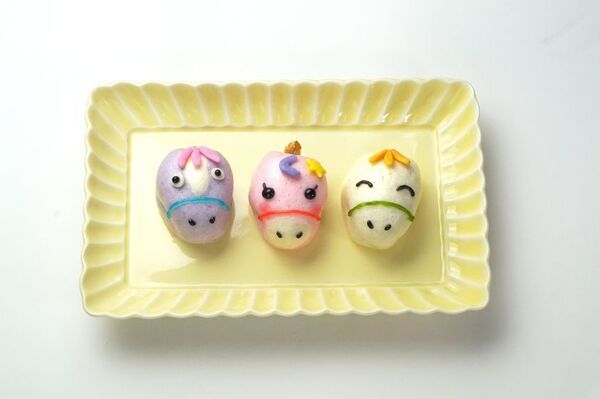 干支菓子がユニコーンに変身！？干支×ダジャレで6年目　新年の“初笑い”を届ける「ウマくいって ニコニコ～ん！」12月28日より期間限定販売