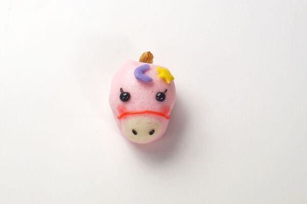 干支菓子がユニコーンに変身！？干支×ダジャレで6年目　新年の“初笑い”を届ける「ウマくいって ニコニコ～ん！」12月28日より期間限定販売