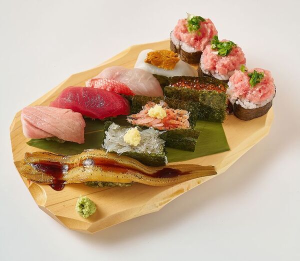 新東名高速道路 上り線 NEOPASA駿河湾沼津【おさかな丼屋 とと丸食堂】ランチ限定の握り寿司3商品とおっきい軍艦寿司を12月19日(金)より販売開始！