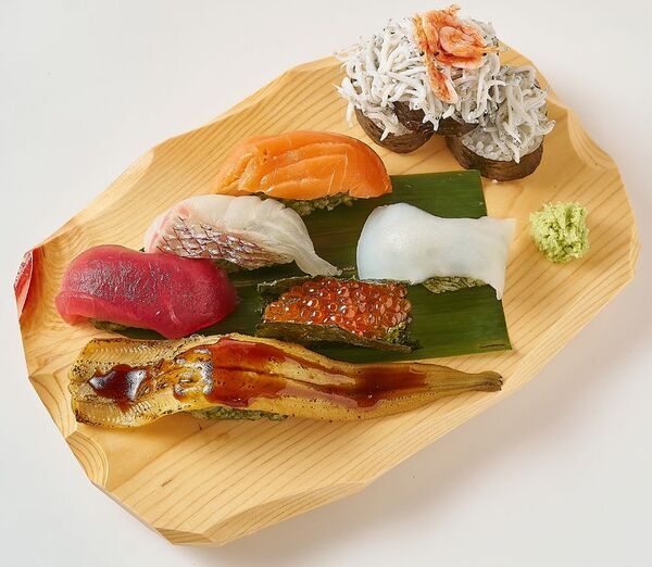 新東名高速道路 上り線 NEOPASA駿河湾沼津【おさかな丼屋 とと丸食堂】ランチ限定の握り寿司3商品とおっきい軍艦寿司を12月19日(金)より販売開始！