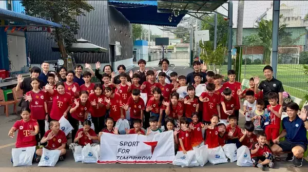 スポーツの力で未来を育む ― ベトナムにおける国際交流・安全教育プログラム開催報告　川崎フロンターレ×サギヌマスイミングクラブ共催