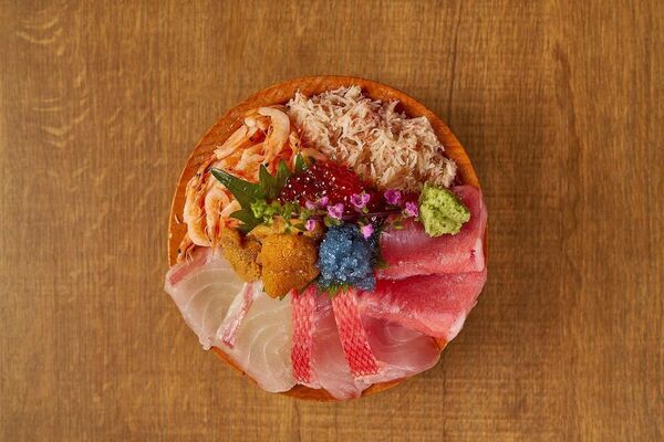 【静岡・熱海】紅白で祝う、新年の一杯。熱海銀座おさかな食堂で年末年始の限定メニューが12月26日よりスタート！！